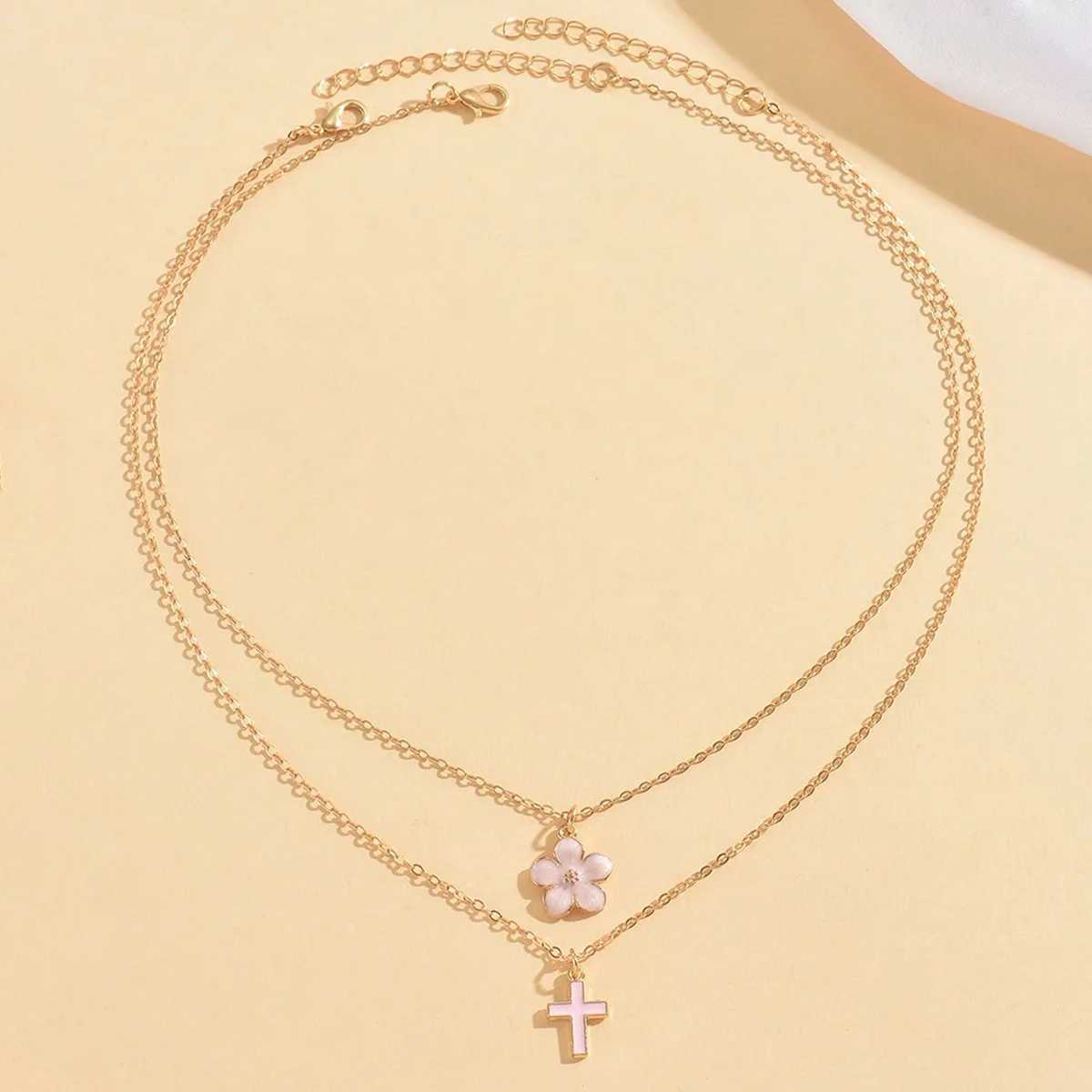 Fashionable and cute cherry blossom cross pendant necklace holiday style layered and stacked collarbone chain H260403