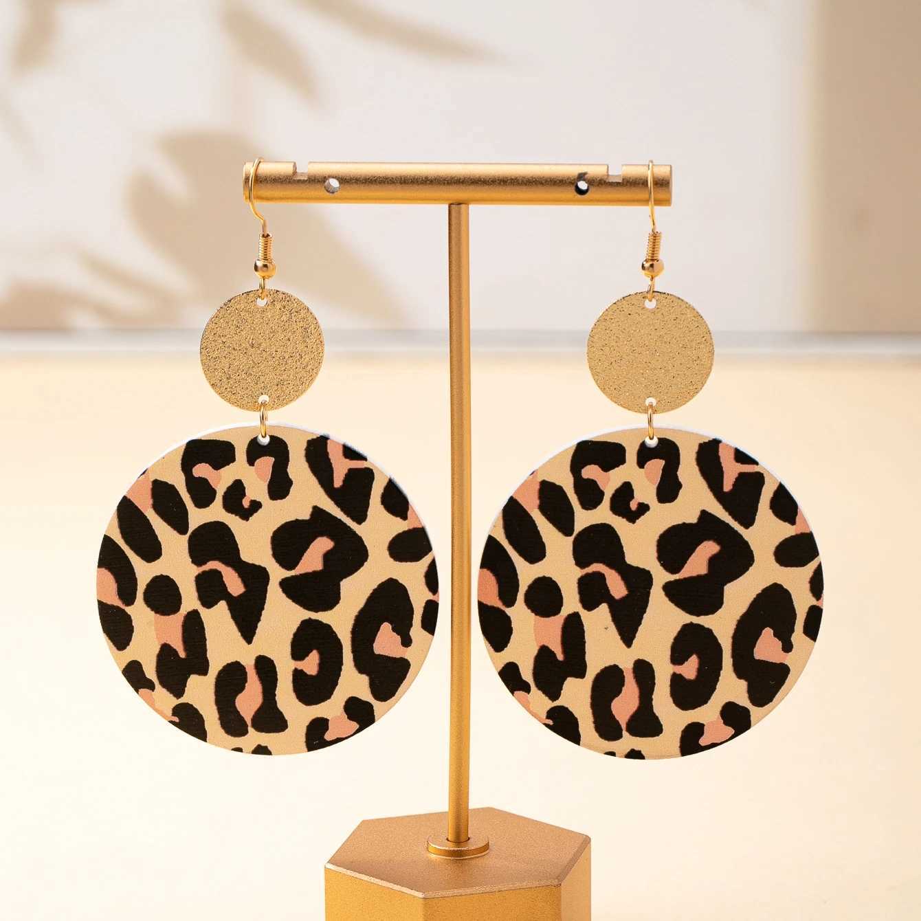 Womens Earrings Exaggerated Geometric Round Leopard Print Pattern Earrings Suitable for Daily Wear and Vacation Wear H260403
