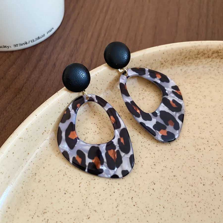 Acrylic Leopard Print Earrings for Women Maillard Temperament Leather Irregular Drop Earring Charm New Trend Jewelry Banquet K H260403