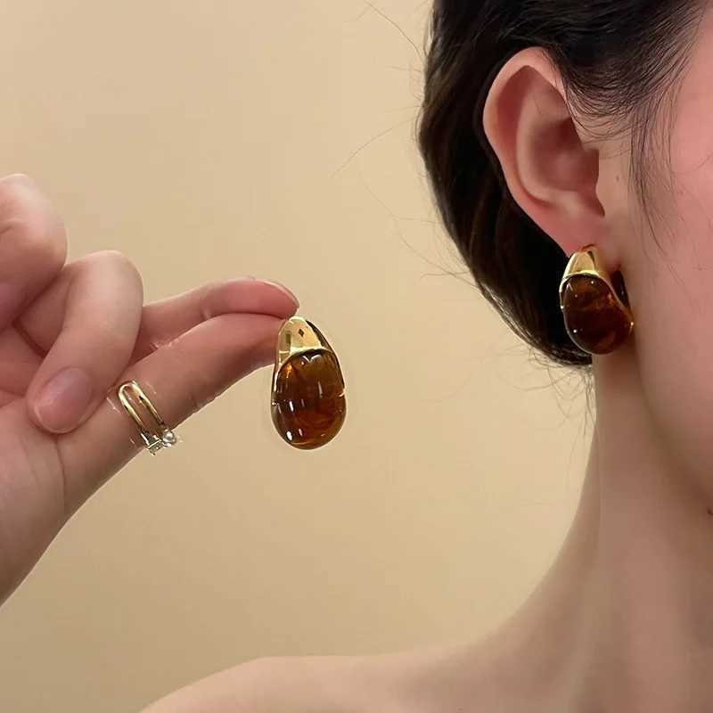 XIALUOKE Fashion Geometric Irregular Resin Stud Earrings Womens Party Wedding Jewelry Travel Accessories H260403