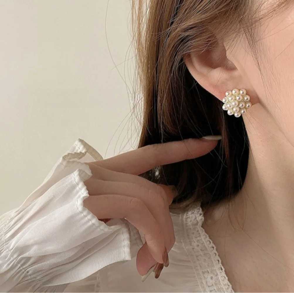 Retro Luxury Gold Color Geometry Trim Edge Imitation Pearl Piercing Stud Earrings for Women Bride Wedding Designer Jewelry Gifts H260403
