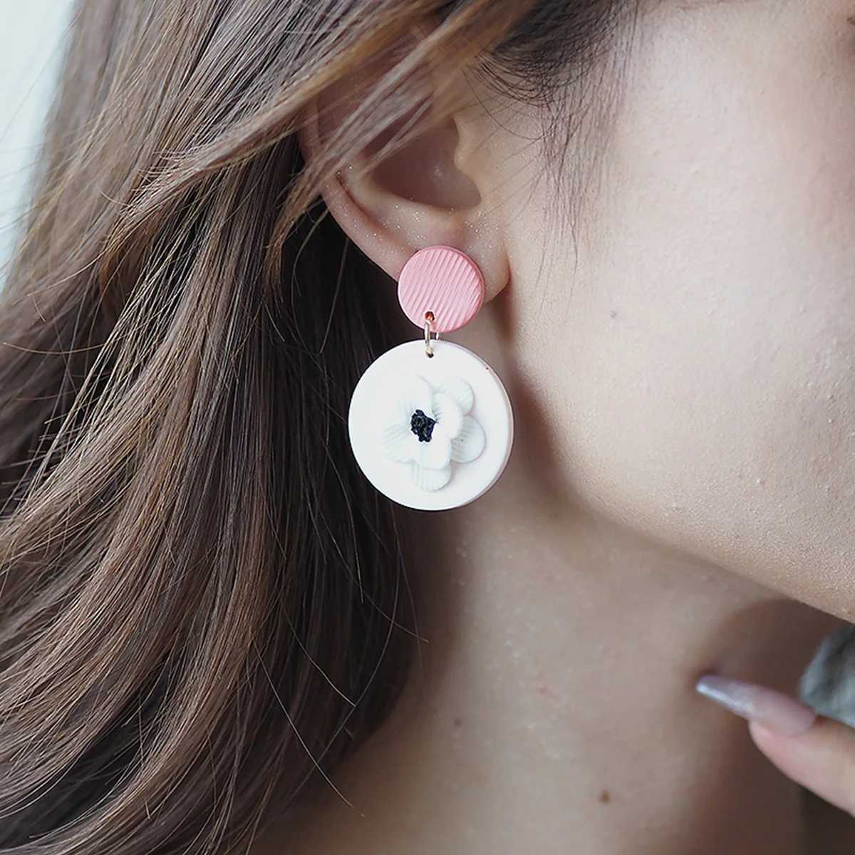 2025 Trendy Fashion Romantic Floral Cluster Pink Handmade Polymer Clay Earrings Womens Accessories Spring Holiday Daliy Wear H260403