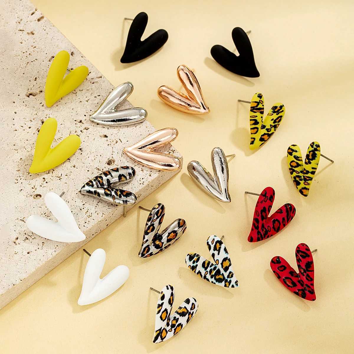 3 pairs of personalized and versatile leopard print heart-shaped womens earrings set red spray painted earrings H260403