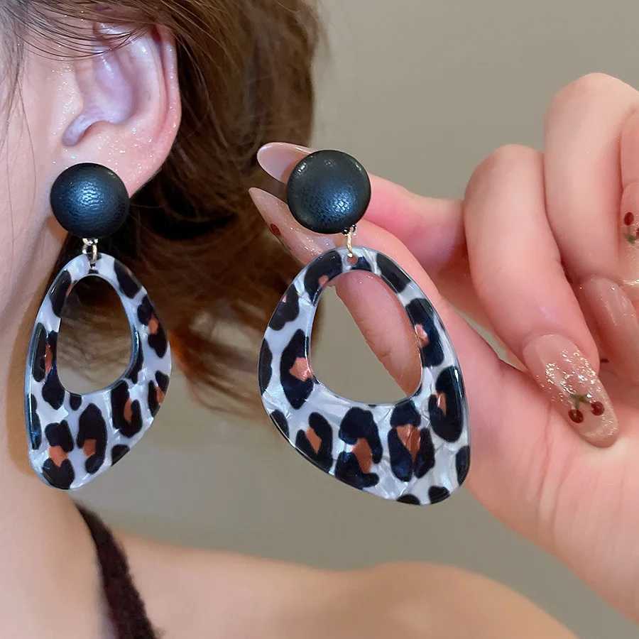 Acrylic Leopard Print Earrings for Women Maillard Temperament Leather Irregular Drop Earring Charm New Trend Jewelry Banquet K H260403