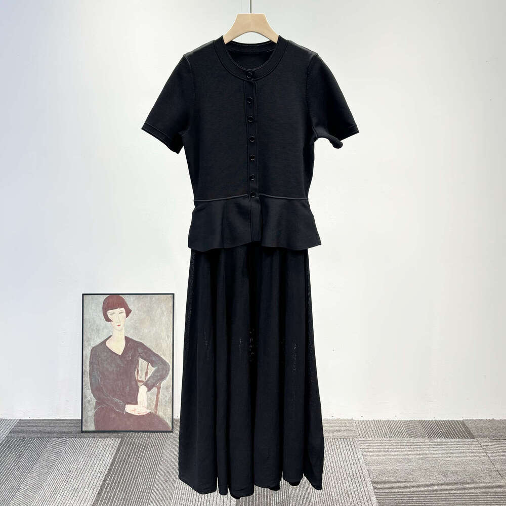 2026 Spring New Designer k30 French Women's Long Skirt Hepburn style Artificial Two piece pleated slim knit dress