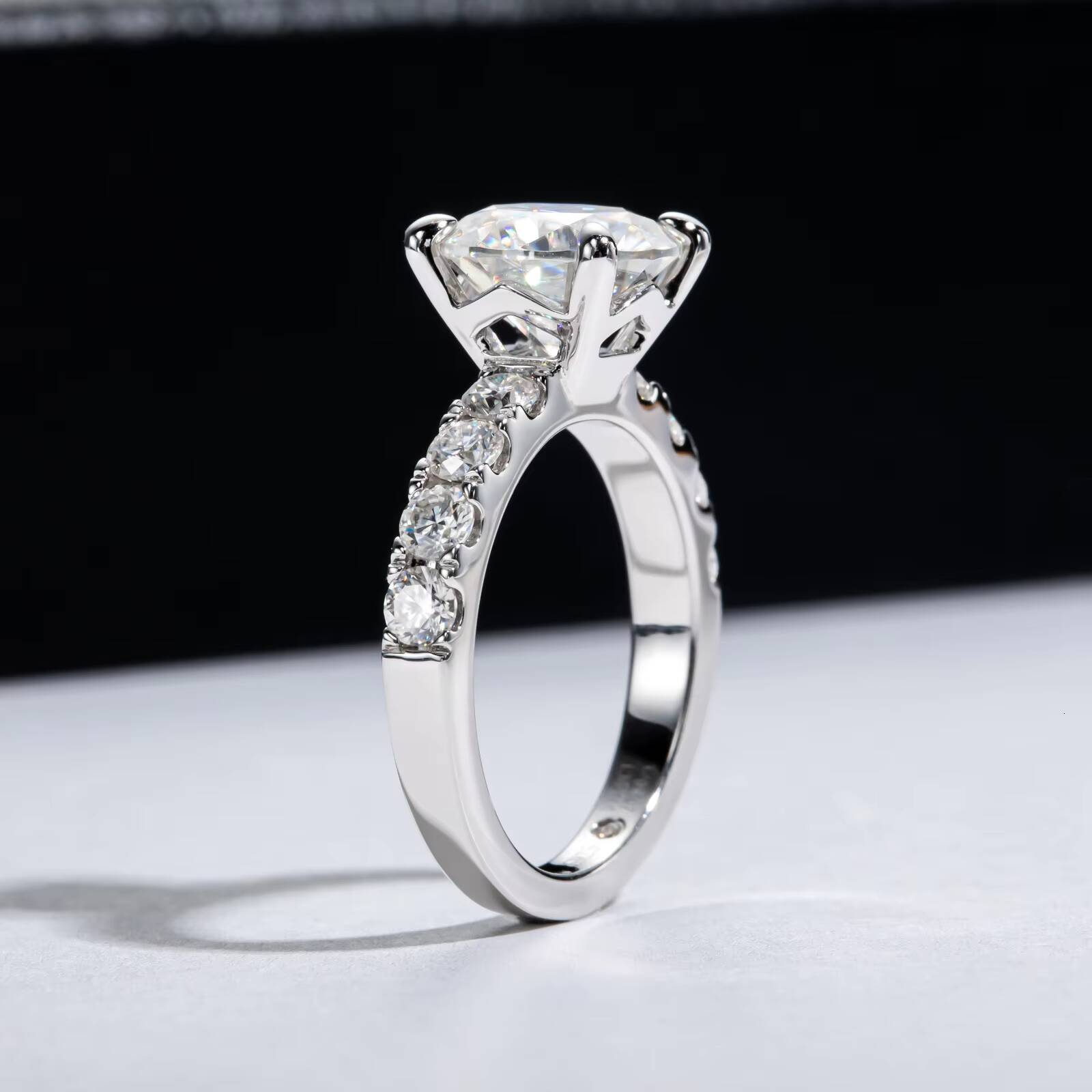 PYQ 35 Ct Classic Four Prong Moissanite Ring 925 Sterling Silver Light Luxury Wedding Band for Women Factory Wholesale