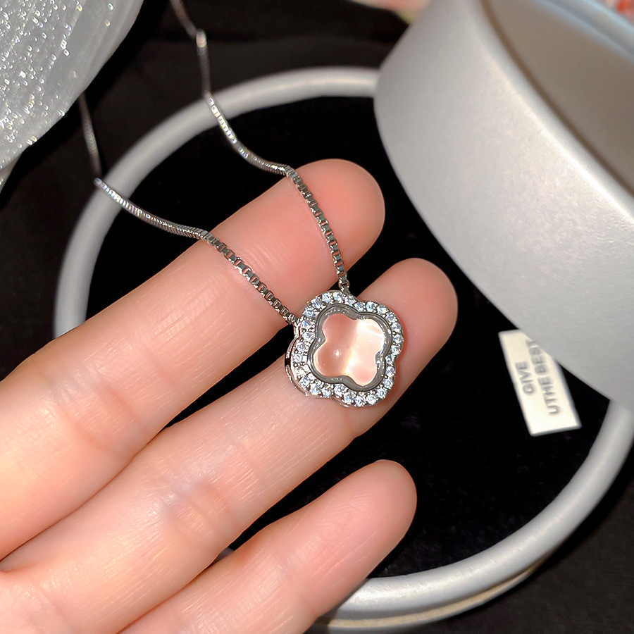 New Chinese-style zircon resin flower pendant necklace, light luxury high-end feel, collarbone chain, simple and elegant, suitable for commuting - view 6