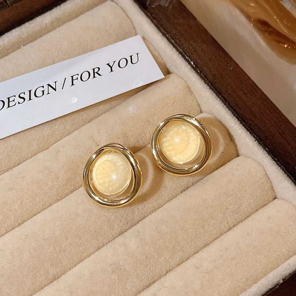Retro Luxury Gold Color Geometry Trim Edge Imitation Pearl Piercing Stud Earrings for Women Bride Wedding Designer Jewelry Gifts H260403