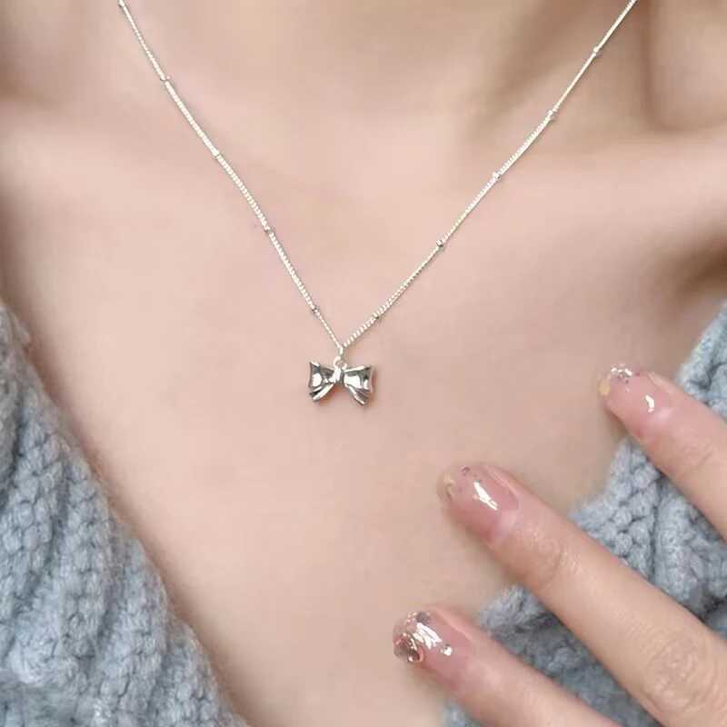 Silver Color Smooth Bow Pendant Necklace Womens Collar Chain Minimalist Neck Chain Birthday Gift Light Luxury Jewelry H260403