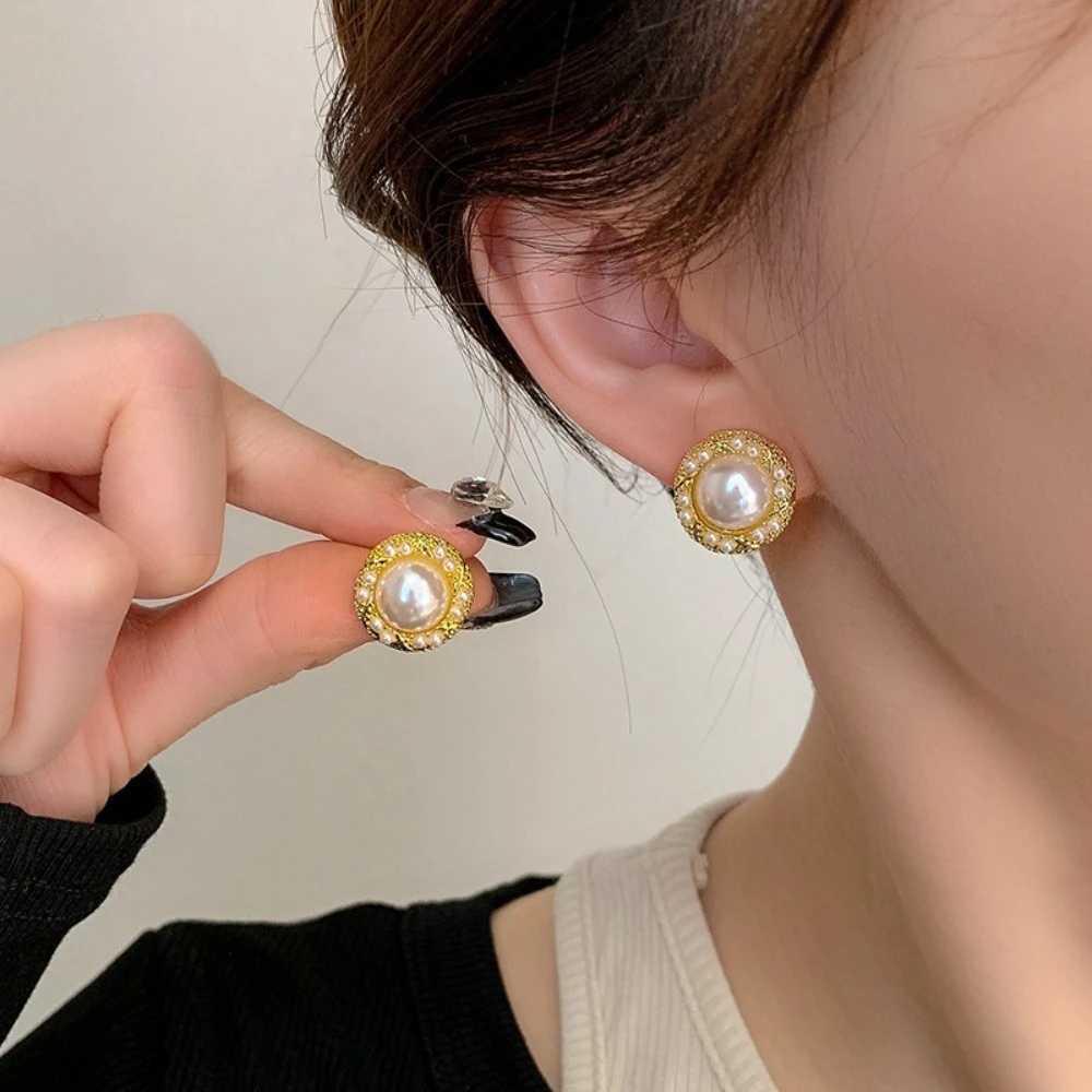Retro Luxury Gold Color Geometry Trim Edge Imitation Pearl Piercing Stud Earrings for Women Bride Wedding Designer Jewelry Gifts H260403
