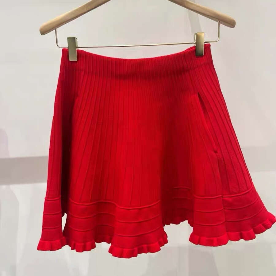 Summer new designer women's fashionable slim k30 fit sexy U-neck sleeveless knitted vest and French short skirt