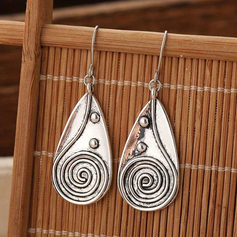 Vintage Carved Spiral Pattern Pendant Earrings Womens Bohemian Ethnic Style Drop Earrings Vacation Jewelry Accessories Gifts H260403