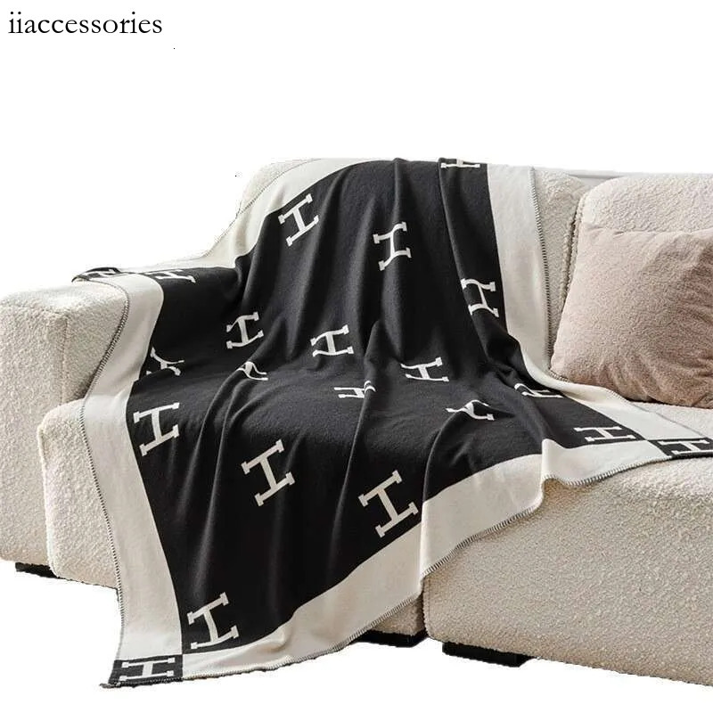 Woven single air conditioning sofa cover with H letter aviation flight blanket