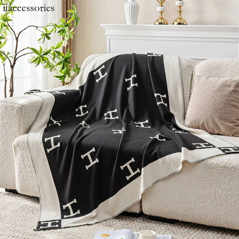 Woven single air conditioning sofa cover with H letter aviation flight blanket