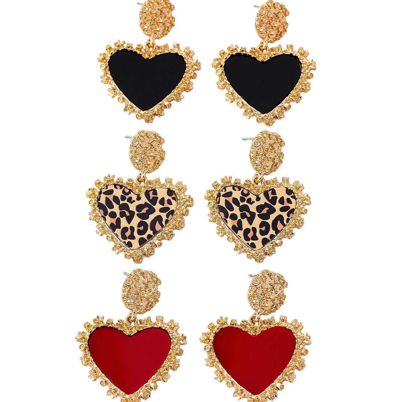 A Pair of Womens Earrings Heart-Shaped Red and Black Leopard Print Metal Acrylic Pendant Earrings Suitable for Daily Wear and Vacation Wear H260403