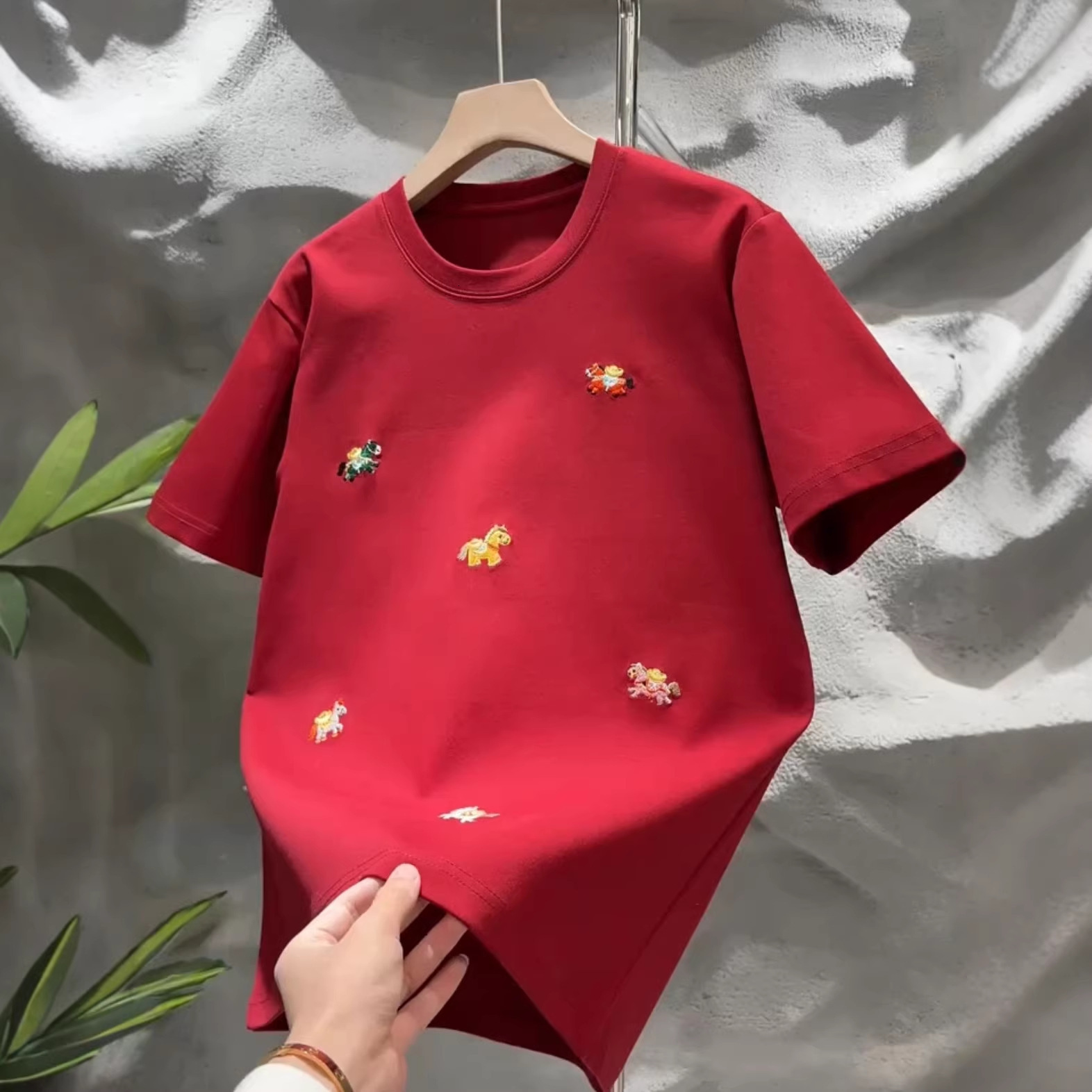 Luxury Brand Designer T-shirt 2026 Spring New Year Edition Red Horse Year Embroidery Unisex Trendy Brand Short Sleeve Casual Versatile Half Sleeve Top