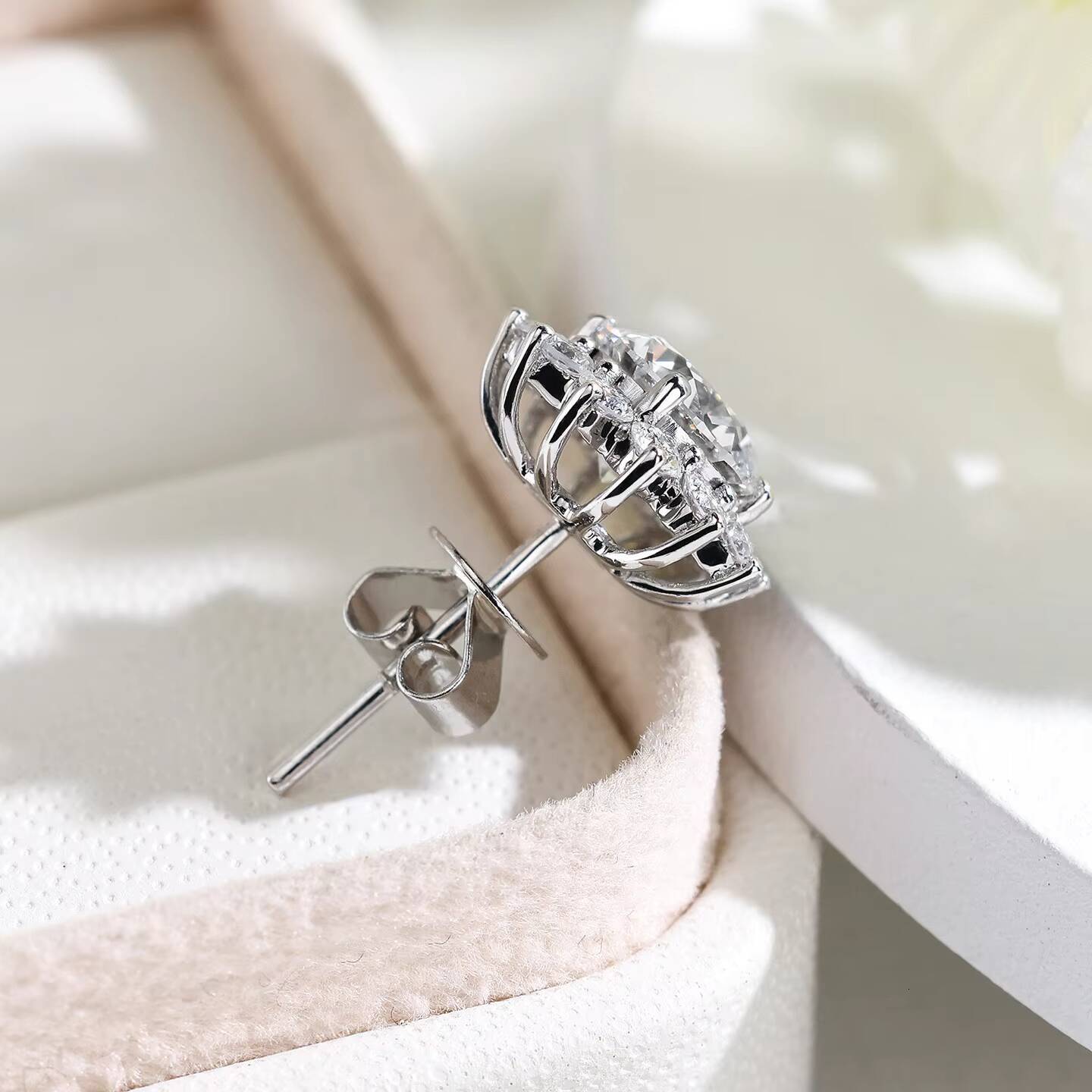 Sunflower Design Moissanite Stud Earrings 925 Sterling Silver Light Luxury Premium Unique Ear Jewelry Factory Wholesale