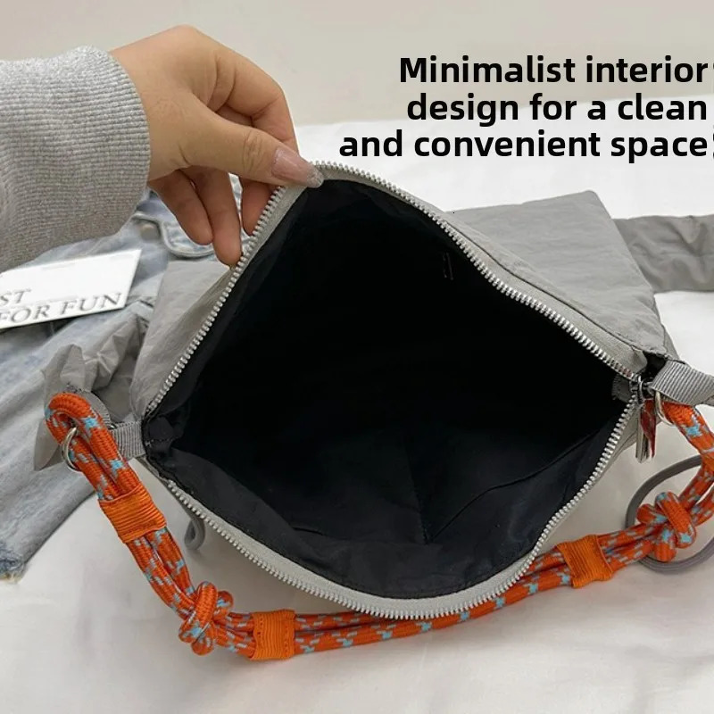 Fashion Winter Comfortable and Versatile Texture Hobo Bag Cotton Puff Leisure Shoulder Bag Wrinkled Commuting Crossbody Bag 260330
