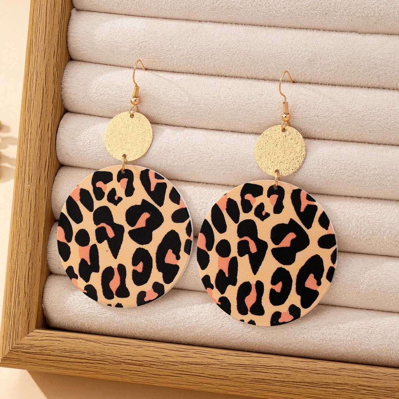 Womens Earrings Exaggerated Geometric Round Leopard Print Pattern Earrings Suitable for Daily Wear and Vacation Wear H260403