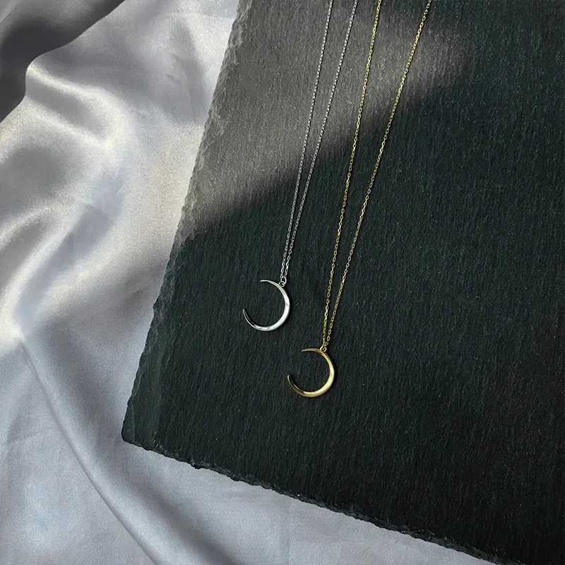 Retro Simple Cute Moon Necklaces for Women Clavicle Chain Alloy Crescent Pendant Holiday Gift Fashion Gothic Jewelry Wholesale H260403