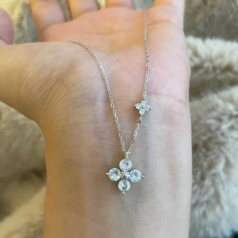 Light Luxry Flower Inlaid Zircon Necklace for Women 2025 New Trend Chain Neckalce Party Jewelry Gifts H260403