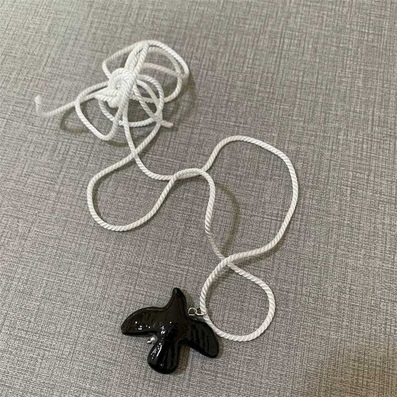 XIALUOKE Metal Stainless Steel Round Ear Hoop Pigeon Drop Earrings For Women European American Style Personality Travel Jewelry H260403