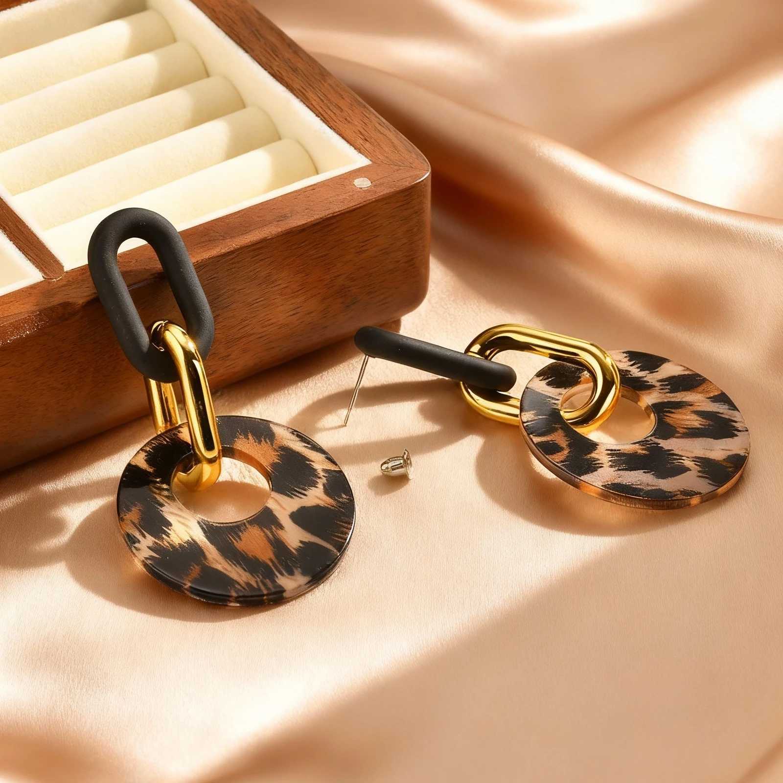 Vintage Black Leopard Print Circle Drop Earrings for Women Exaggerated Personality Design Large Earrings Fashion Jewelry Gift H260403