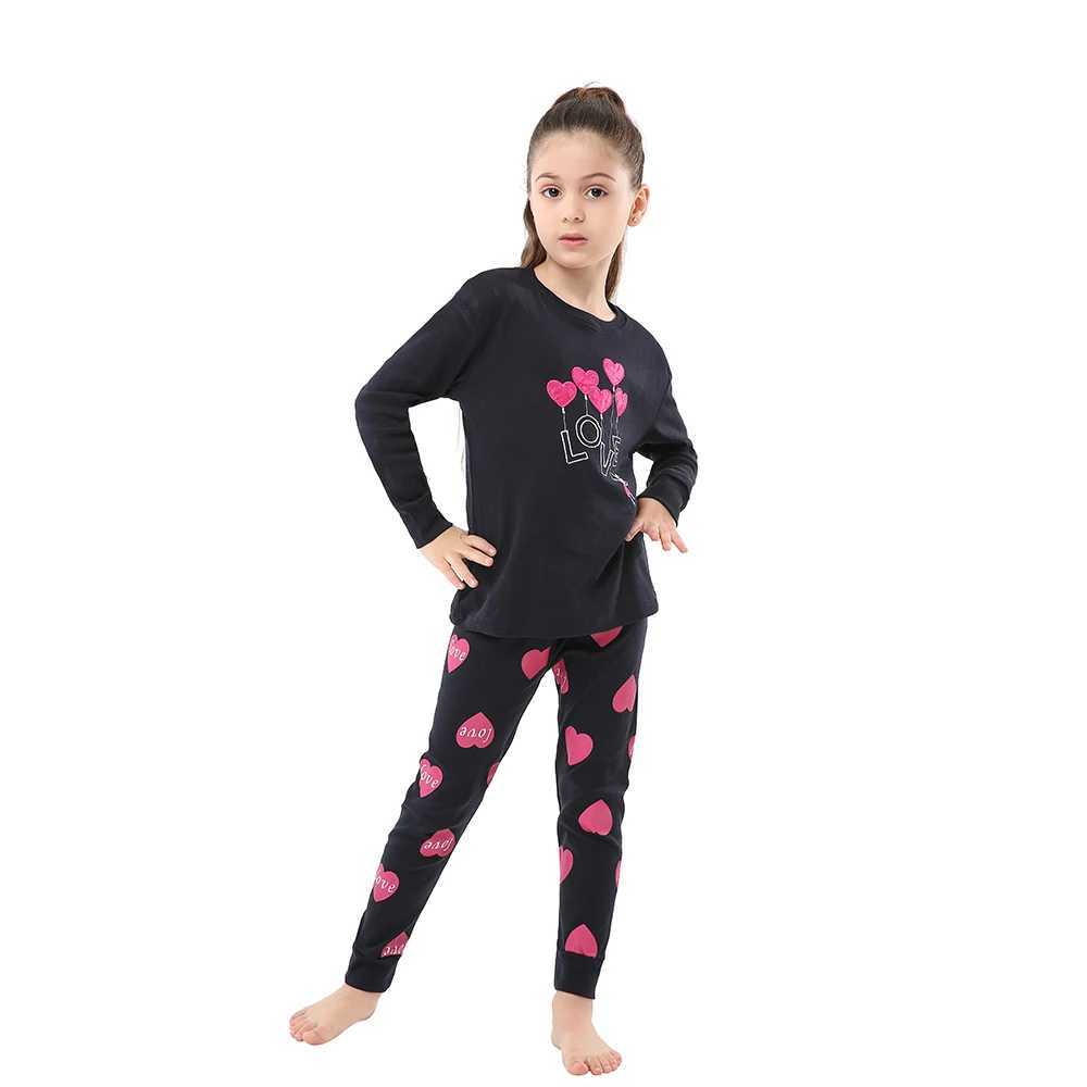 100 Cotton Christmas Pajamas Long Sleeve LOVE Girls Suits Baby Wears Girls 2pc Pyjamas Sets For Children Kids Clothing Set H260403