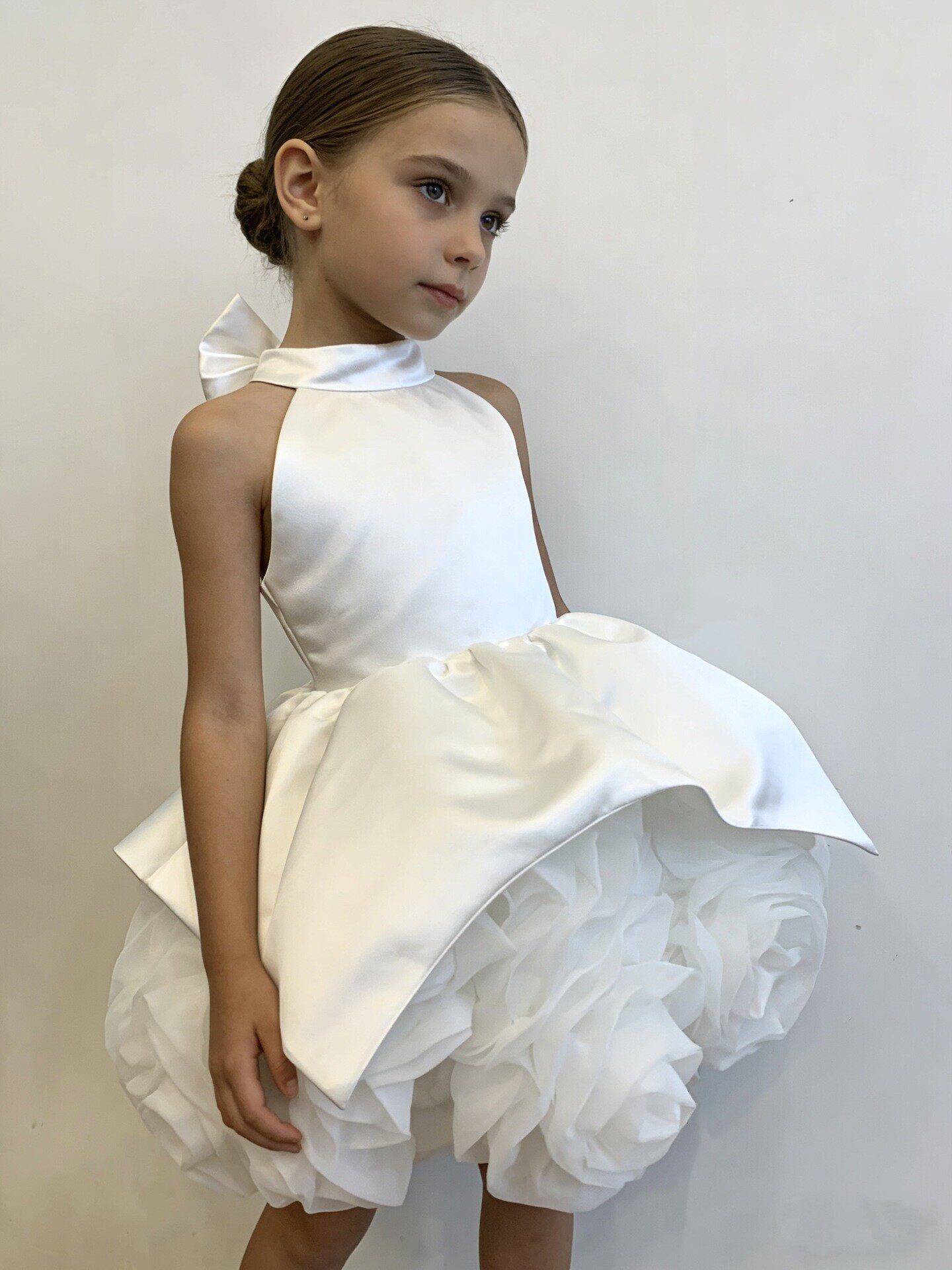 White Halter Girls Party Dress Short Flower Girl Dress Mini Formal Gala Dress for Kids Satin Birthday Party Ball Gowns 251213