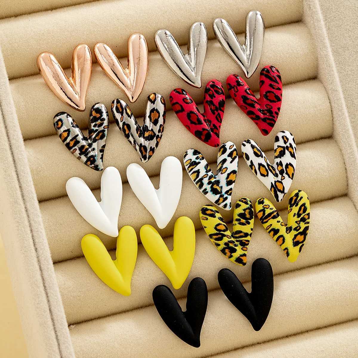 3 pairs of personalized and versatile leopard print heart-shaped womens earrings set red spray painted earrings H260403