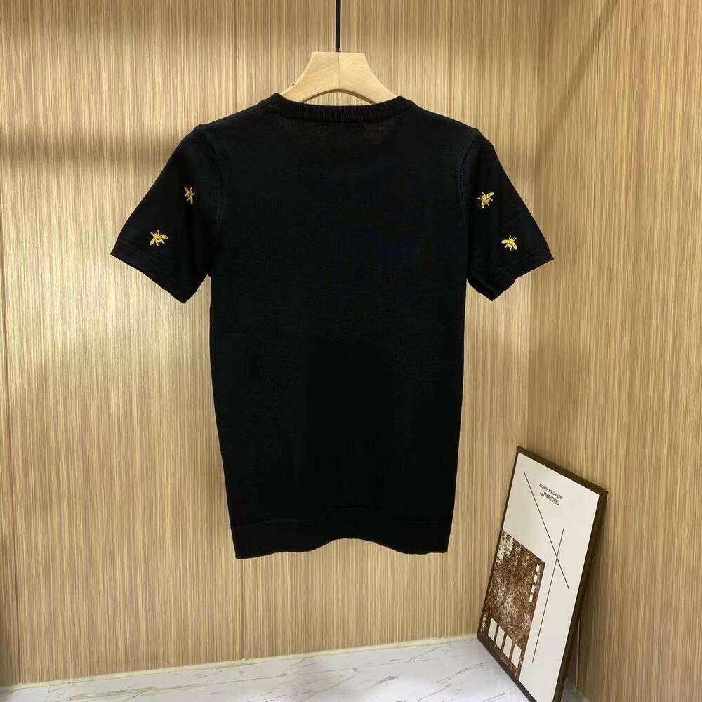 New Autumn And Winter Short-Sleeve Sweater For Men, Half-Sleeve Knitwear With Round Neck, Bee Embroidery, Slim-Fit Base Shirt, Youth Top