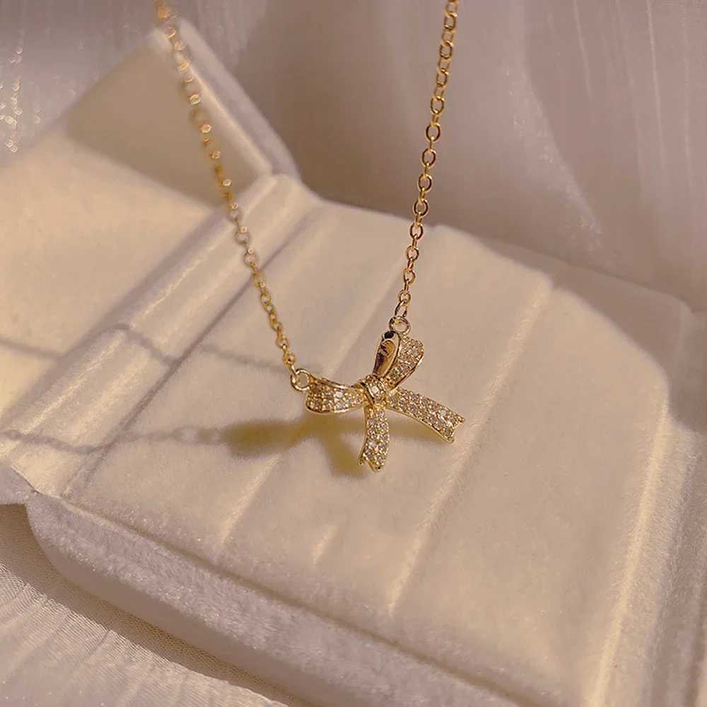 Exquisite Copper Inlaid Zirconia Bow Pendant Necklace for Women Girls Sweet Clavicle Chain Bridal Wedding Jewelry Accessories H260403