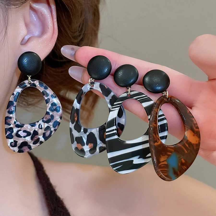 Acrylic Leopard Print Earrings for Women Maillard Temperament Leather Irregular Drop Earring Charm New Trend Jewelry Banquet K H260403