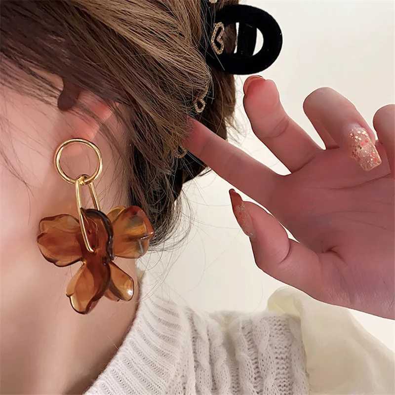 XIALUOKE Fashion Acrylic Flowers Earrings Vintage Personality petal Earrings Ms Travel Wedding Party Jewelry Accessories H260403