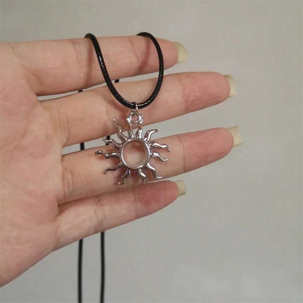 New Hip Hop Burning Sun Pendant Leather Rope Necklace Retro Whirlpool Geometry Necklace Cool Trendy Boys and Girls H260403