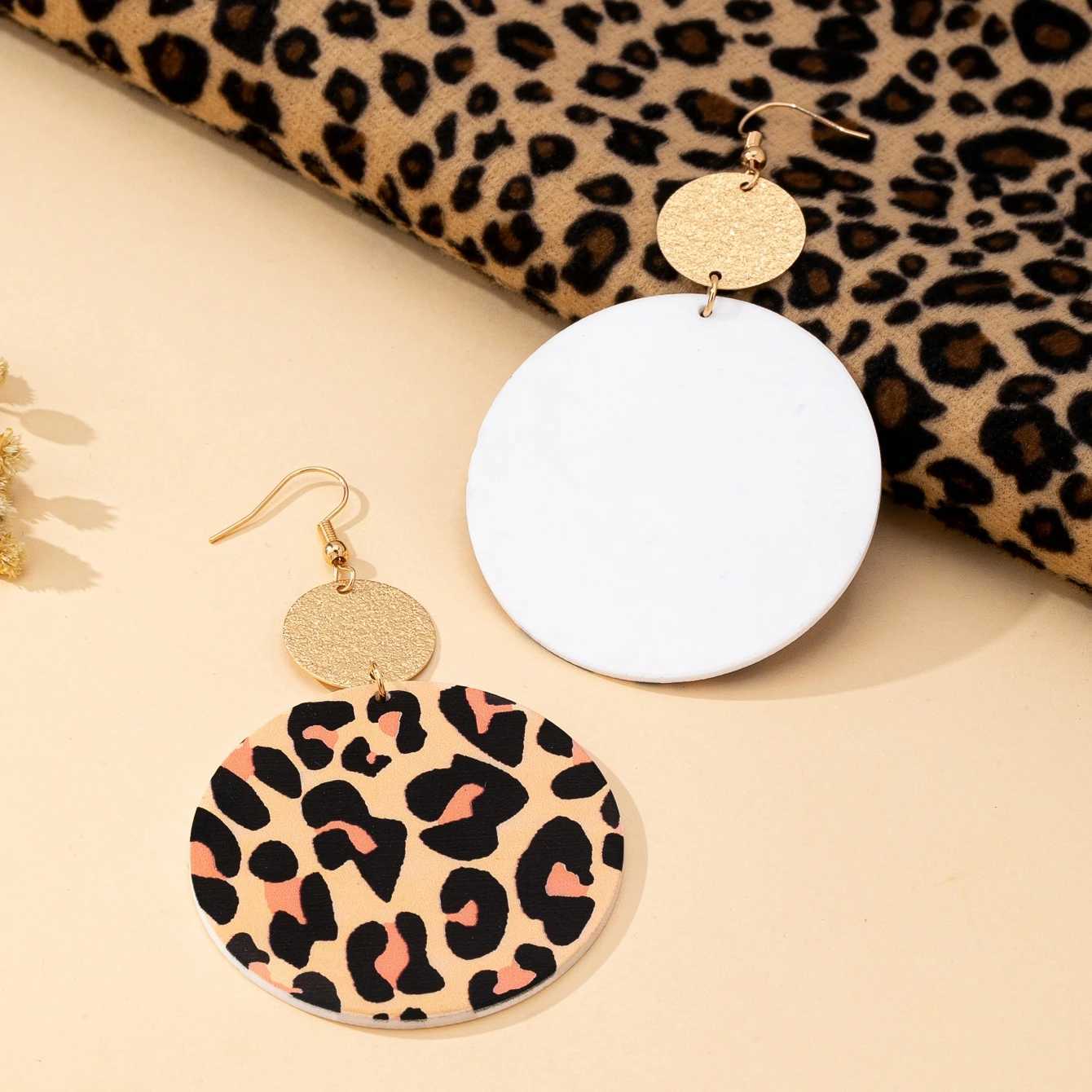 Womens Earrings Exaggerated Geometric Round Leopard Print Pattern Earrings Suitable for Daily Wear and Vacation Wear H260403