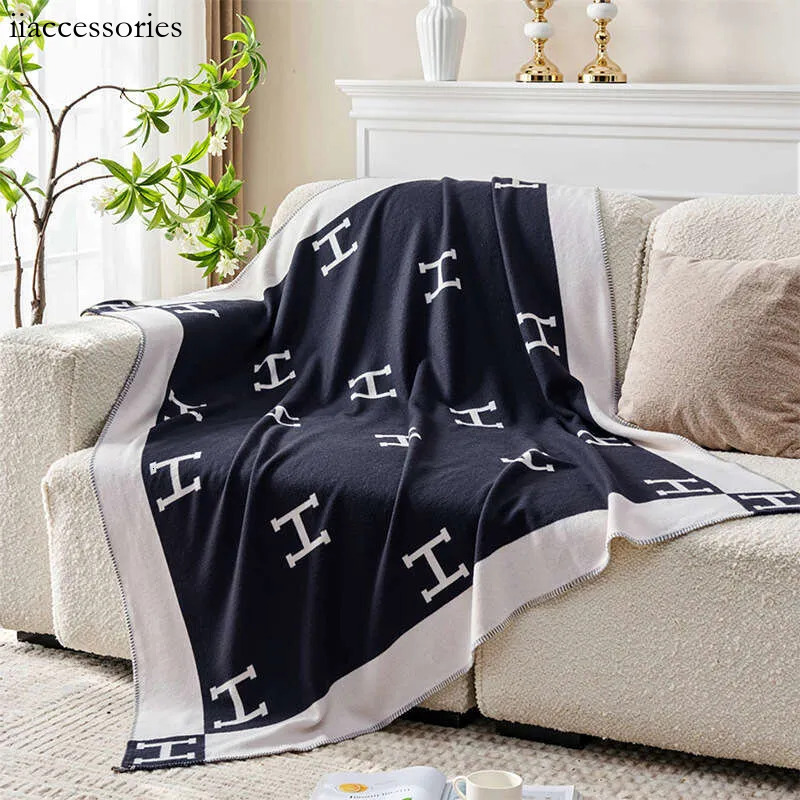 Woven single air conditioning sofa cover with H letter aviation flight blanket