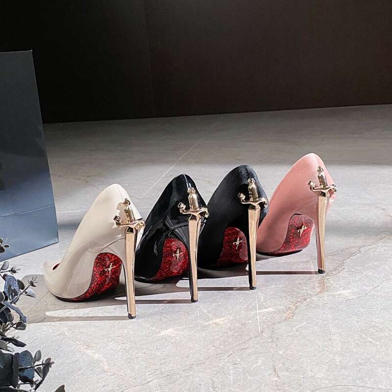 2026 New gold Sharp Blade Scepter Red Sole Printed Stiletto Elegant Style High-End Black Patent Leather High Heel Women's Single Shoes