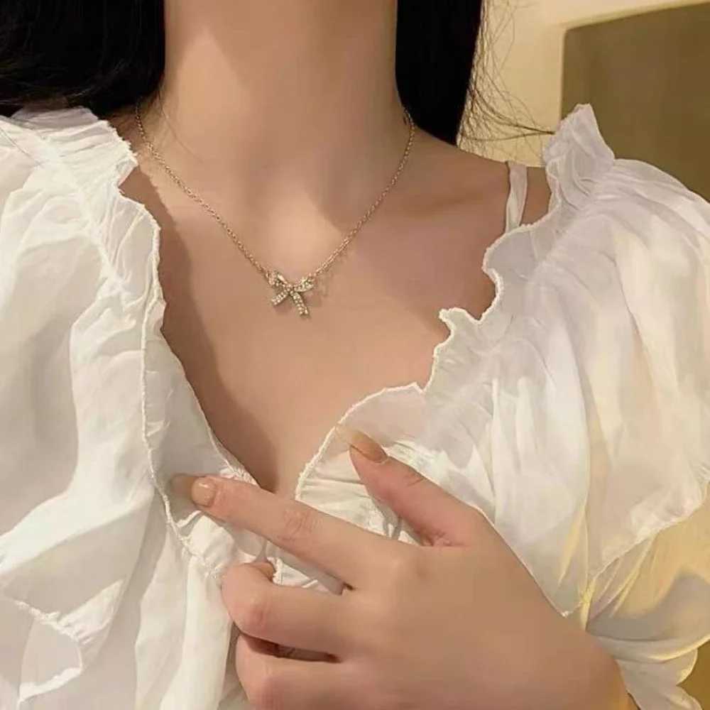 Exquisite Copper Inlaid Zirconia Bow Pendant Necklace for Women Girls Sweet Clavicle Chain Bridal Wedding Jewelry Accessories H260403