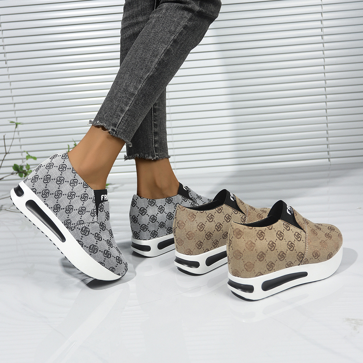 2026 Spring Summer New Fashion Print Design Women's Sports Shoes Outdoor Versatile Soft Bottom Comfort Casual Shoes