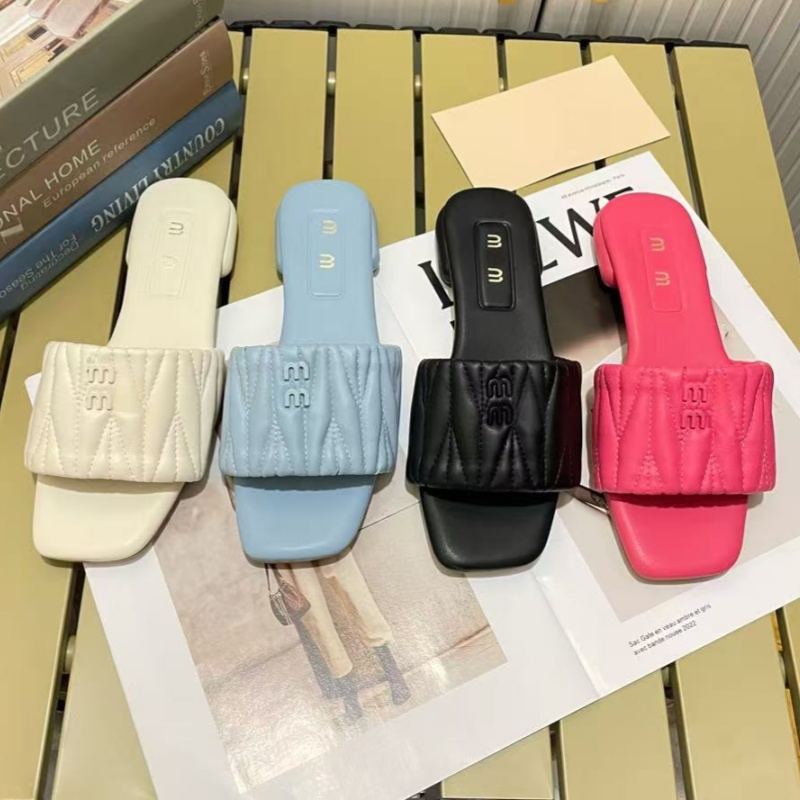 Luxurydesignerwomensslipperssummertravelbeachflatsandalsletterdesignavailablein fourcolorsblackwhitebluepinkshoessize 35-41