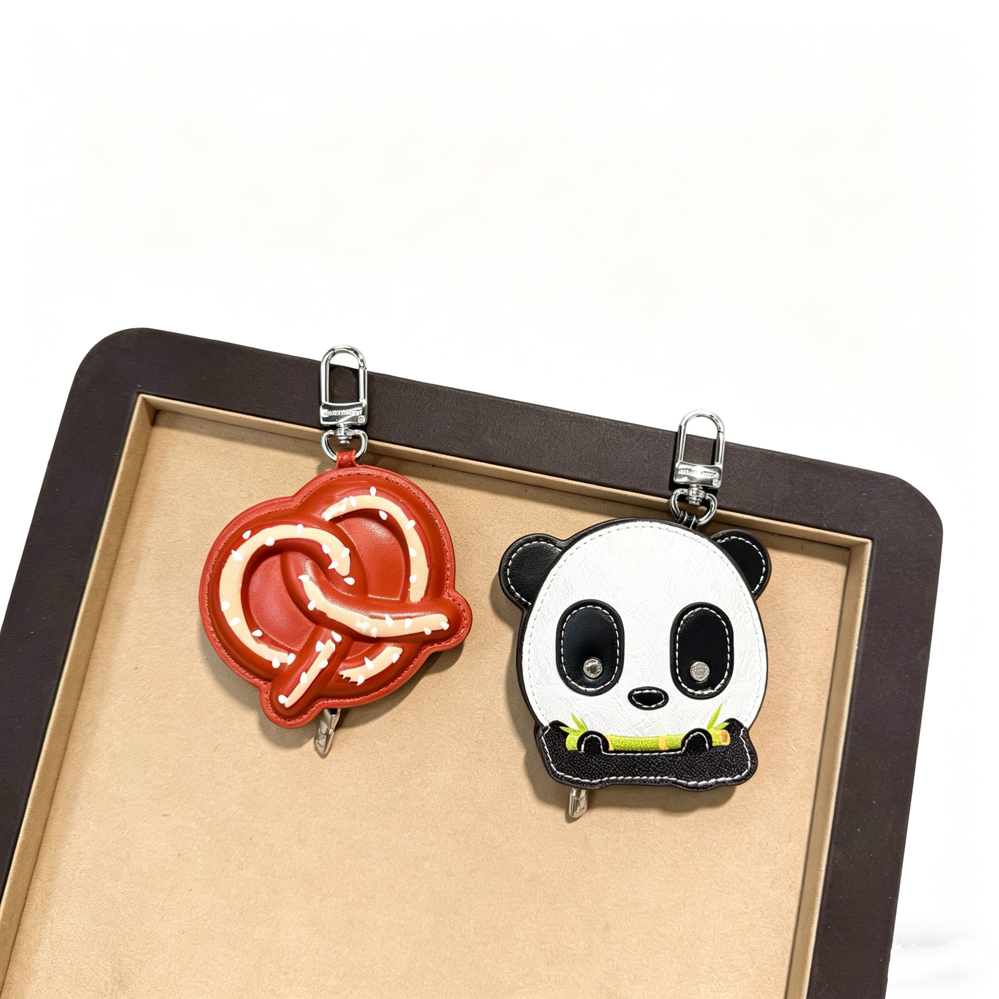 Fashion Panda Key Wallet Purses for Women Girls Brand Bretzel Pouch Purses Mini Leather Zipper Wallets Coin Change Pouch Key Men Taiyaki Pouch Bags Keychain Charms