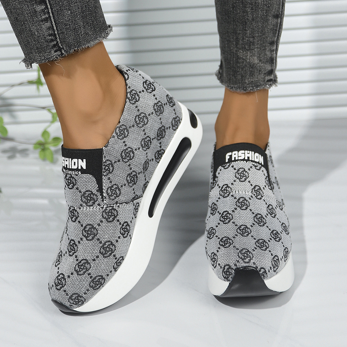 2026 Spring Summer New Fashion Print Design Women's Sports Shoes Outdoor Versatile Soft Bottom Comfort Casual Shoes