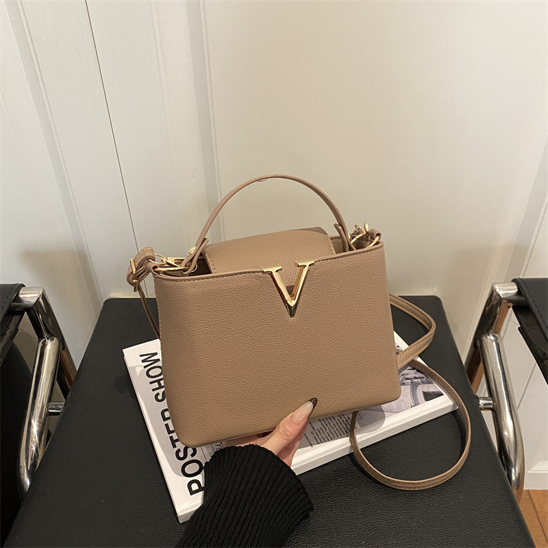 2026 summer hot casual fashion tote bag Versatile Large Capacity Commuter Minimally designer cross body bag for women