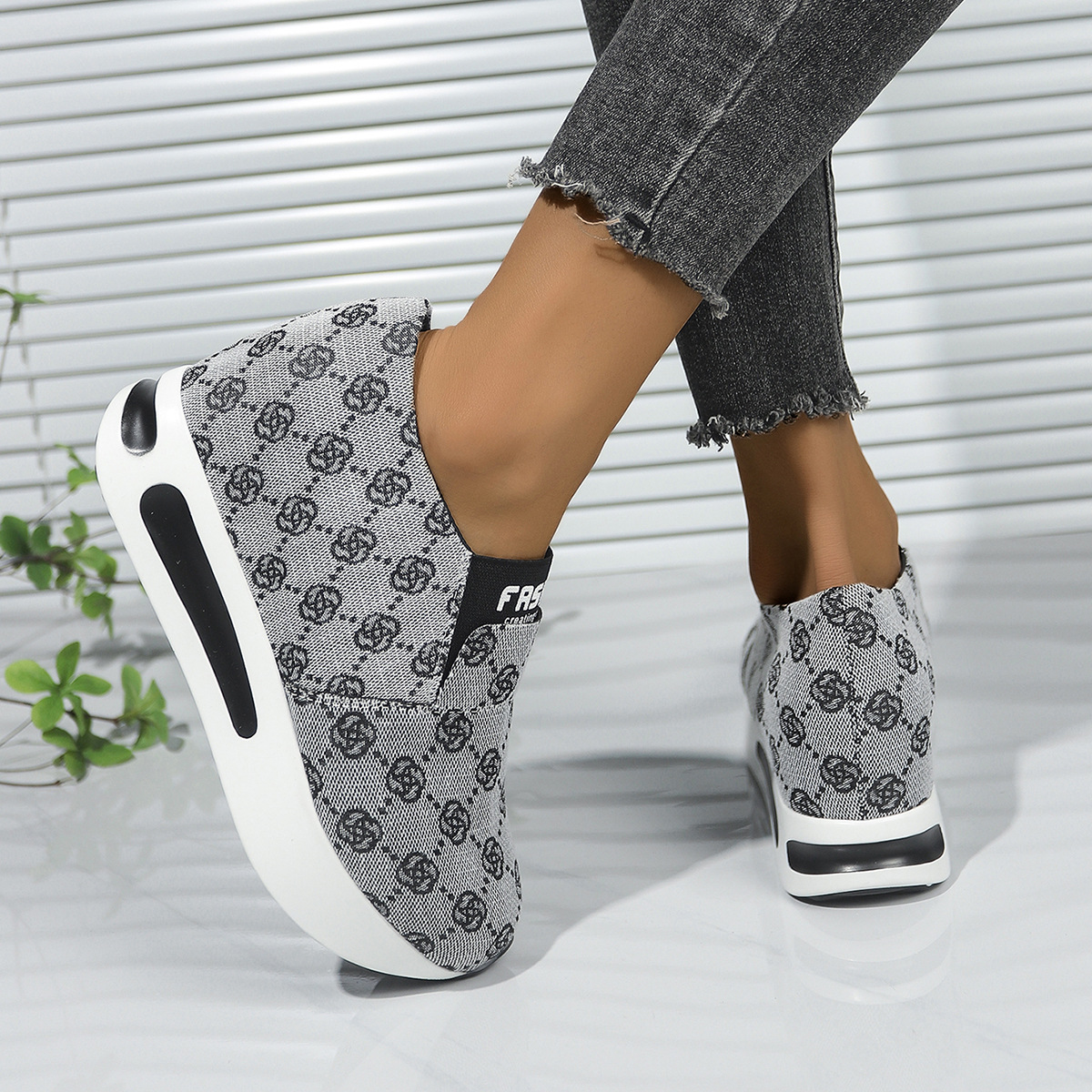 2026 Spring Summer New Fashion Print Design Women's Sports Shoes Outdoor Versatile Soft Bottom Comfort Casual Shoes