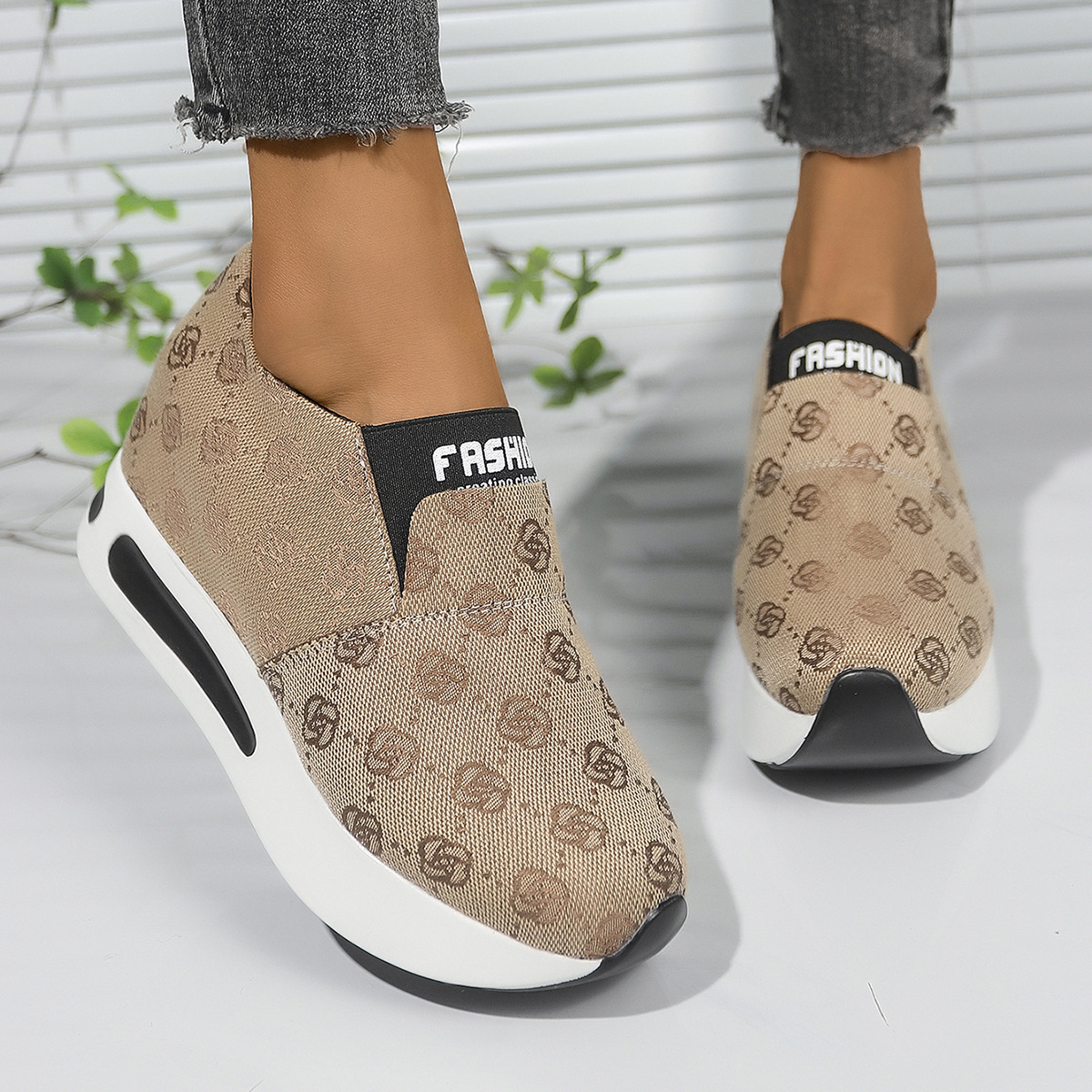 2026 Spring Summer New Fashion Print Design Women's Sports Shoes Outdoor Versatile Soft Bottom Comfort Casual Shoes