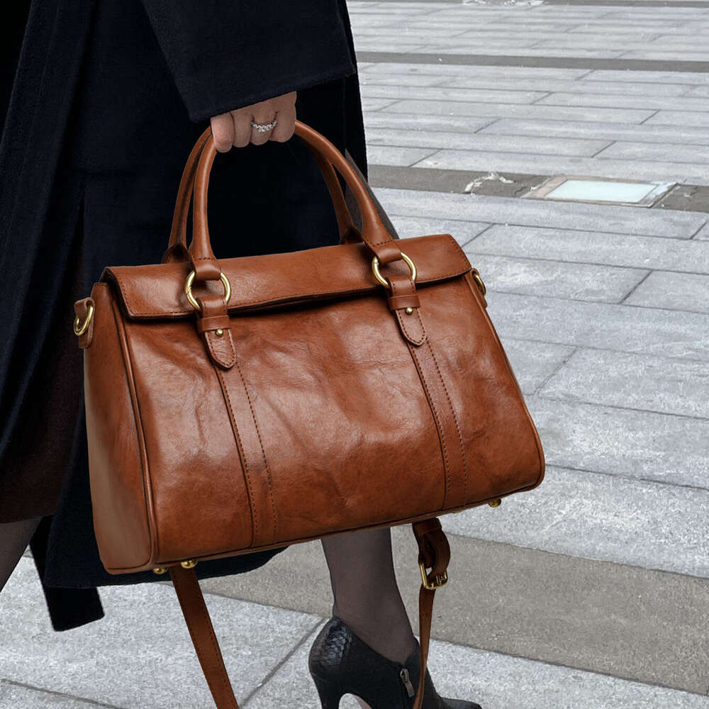 Genuine Leather Women's Bag 2026 New Design, Luxury Minimalist High-End Bag, Large Capacity Commute Shoulder Bag, Factory Wholesale Dropshipping 