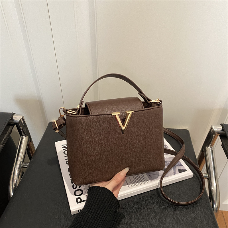 2026 summer hot casual fashion tote bag Versatile Large Capacity Commuter Minimally designer cross body bag for women
