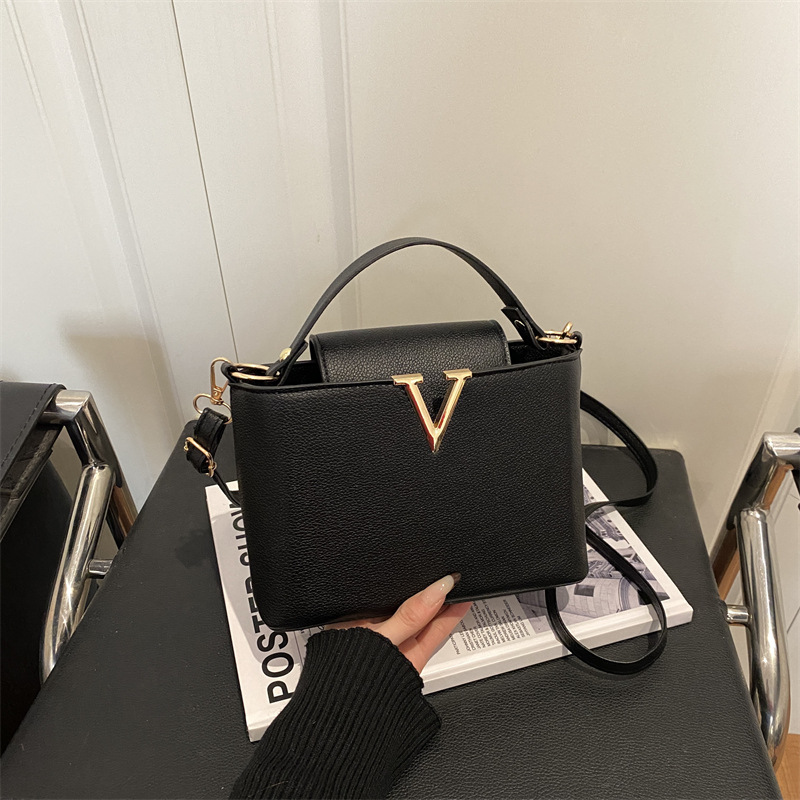 2026 summer hot casual fashion tote bag Versatile Large Capacity Commuter Minimally designer cross body bag for women