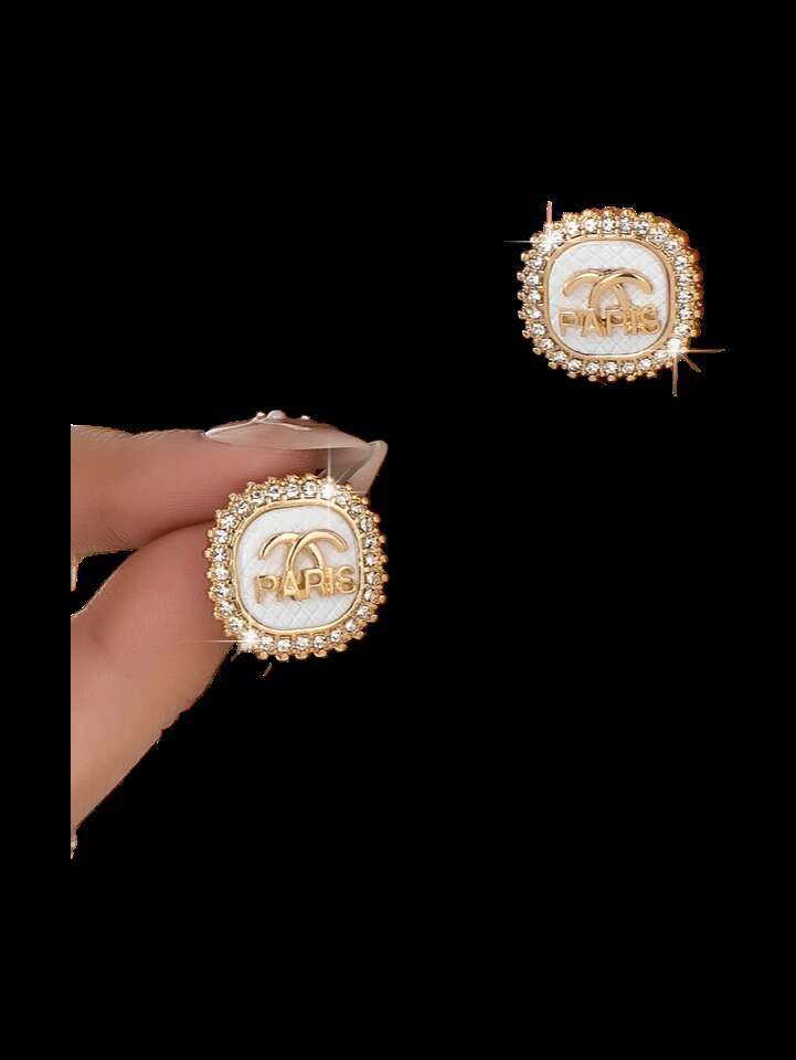 Pair Of Fashionable Light Luxury And Elegant Letter Earrings For Women Everyday Wear With A High End Feel S Accessories